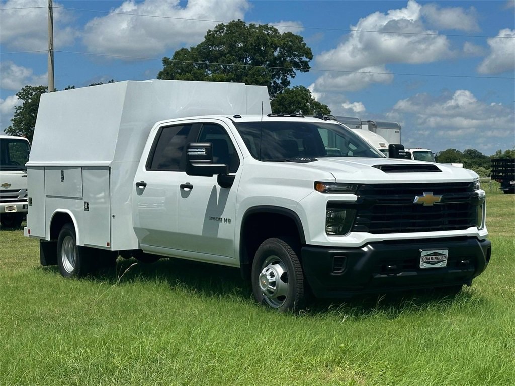 2025 Chevrolet Silverado 3500HD Work Truck photo 2