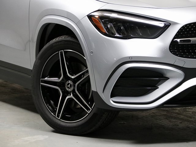 2025 Mercedes Benz GLA 250 4MATIC photo 3