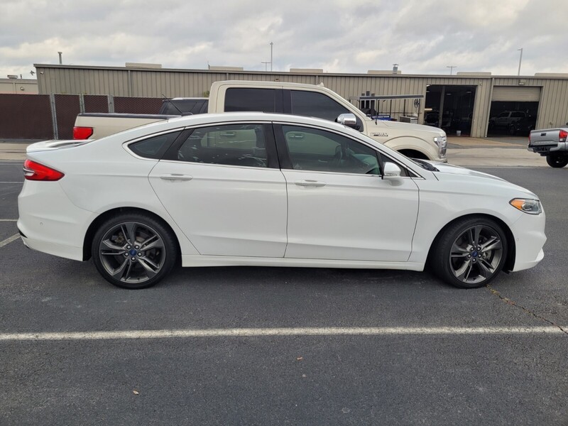 2018 Ford Fusion V6 Sport photo 2