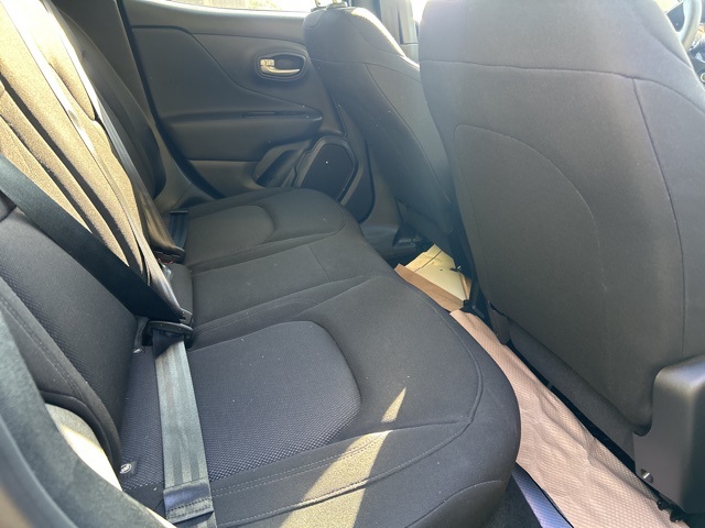 2023 Jeep Renegade Latitude Upland photo 14