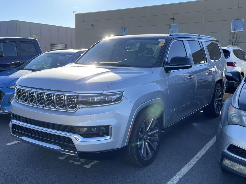2023 Jeep Wagoneer L Series II photo 2