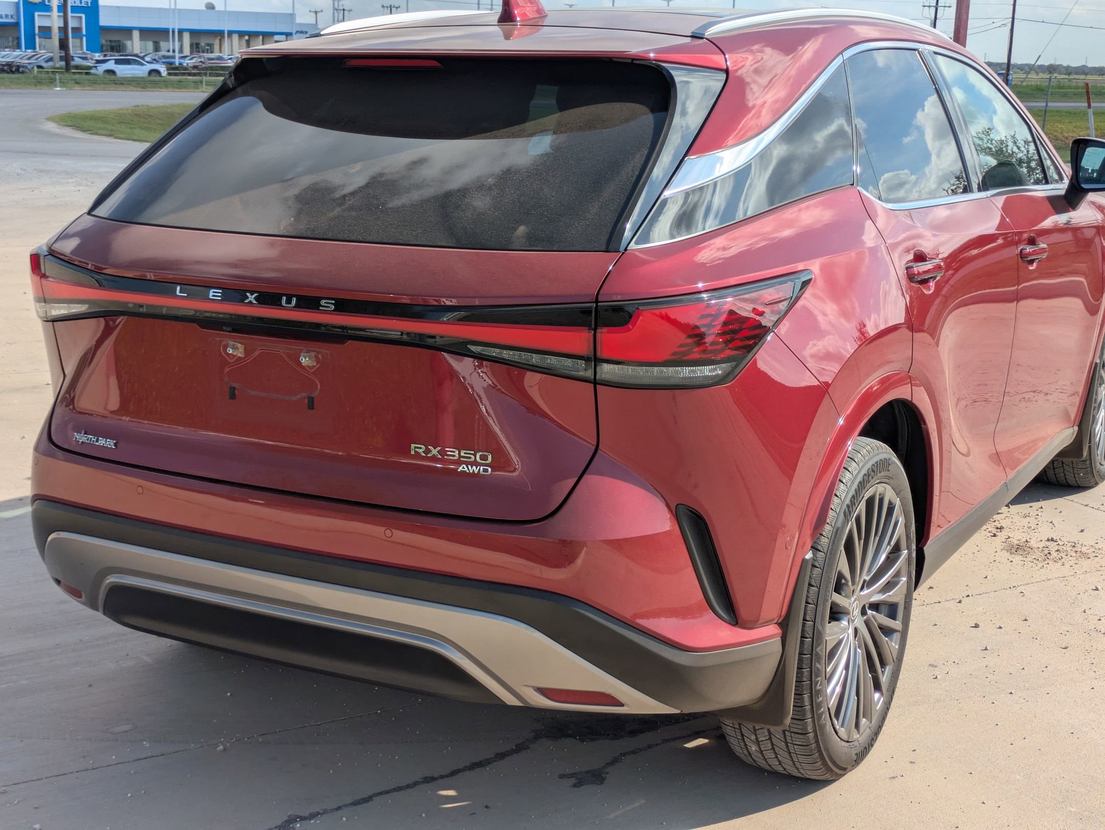 2024 Lexus RX 350 Luxury photo 3