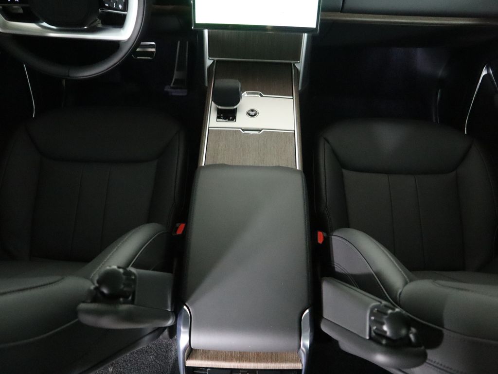 2025 Land Rover Range Rover SE photo 14