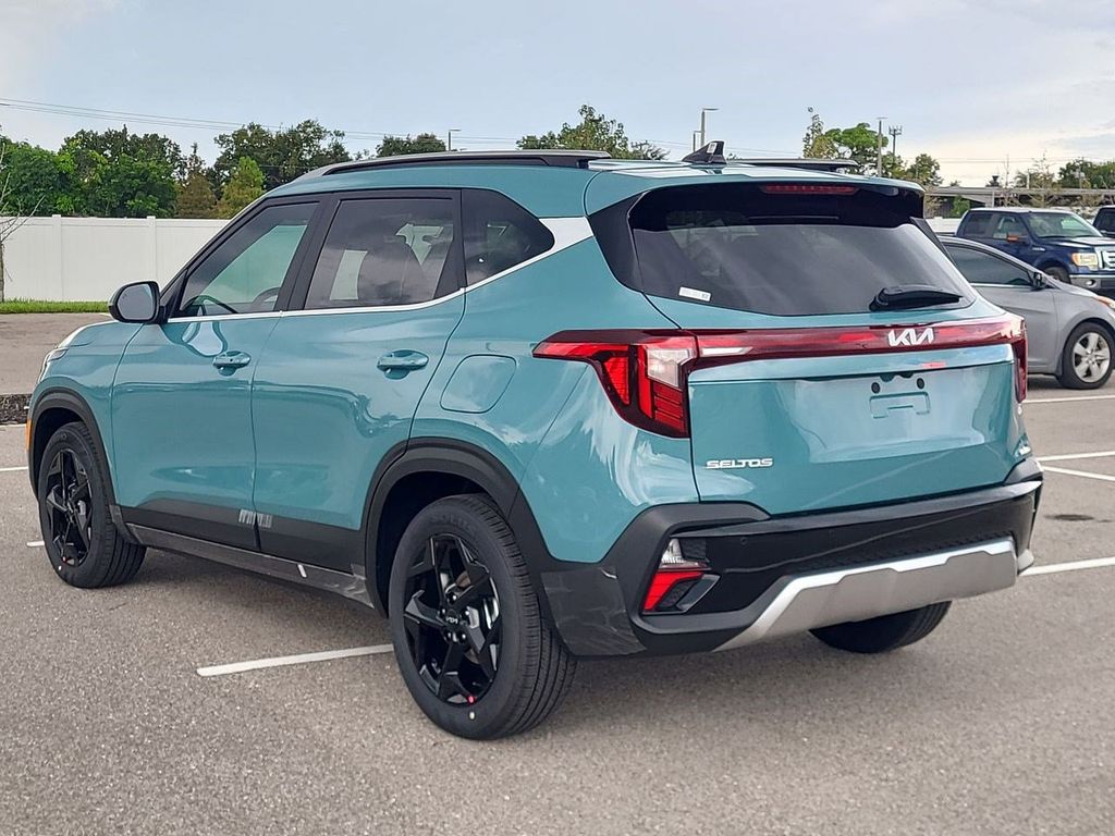 2026 Kia Seltos EX photo 6