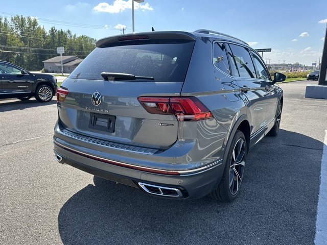 2022 Volkswagen Tiguan SEL Premium R-Line photo 16