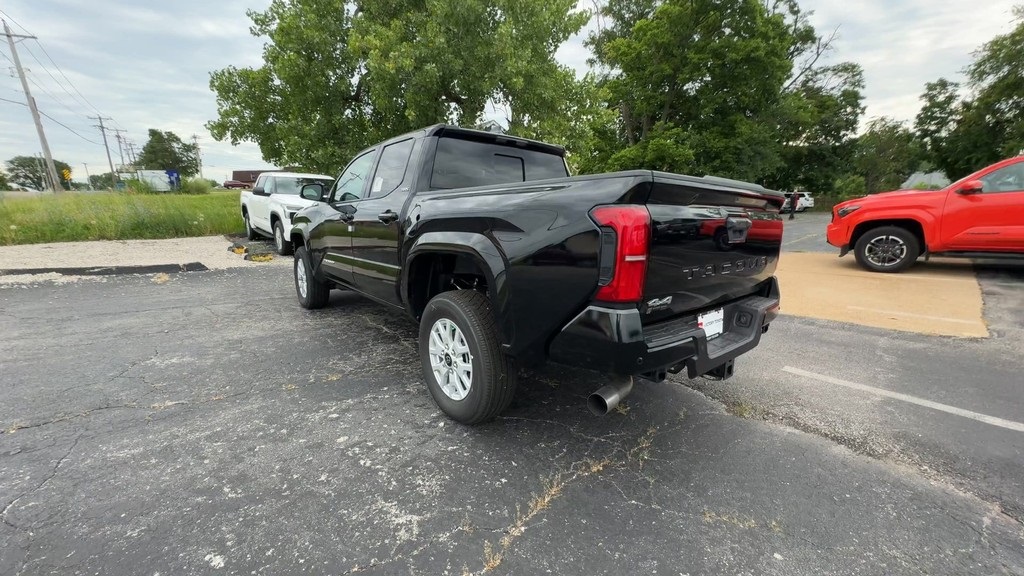 2025 Toyota Tacoma SR5 4x4 Double Cab photo 6