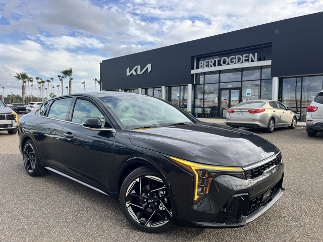 2025 Kia K4 GT-Line's photo