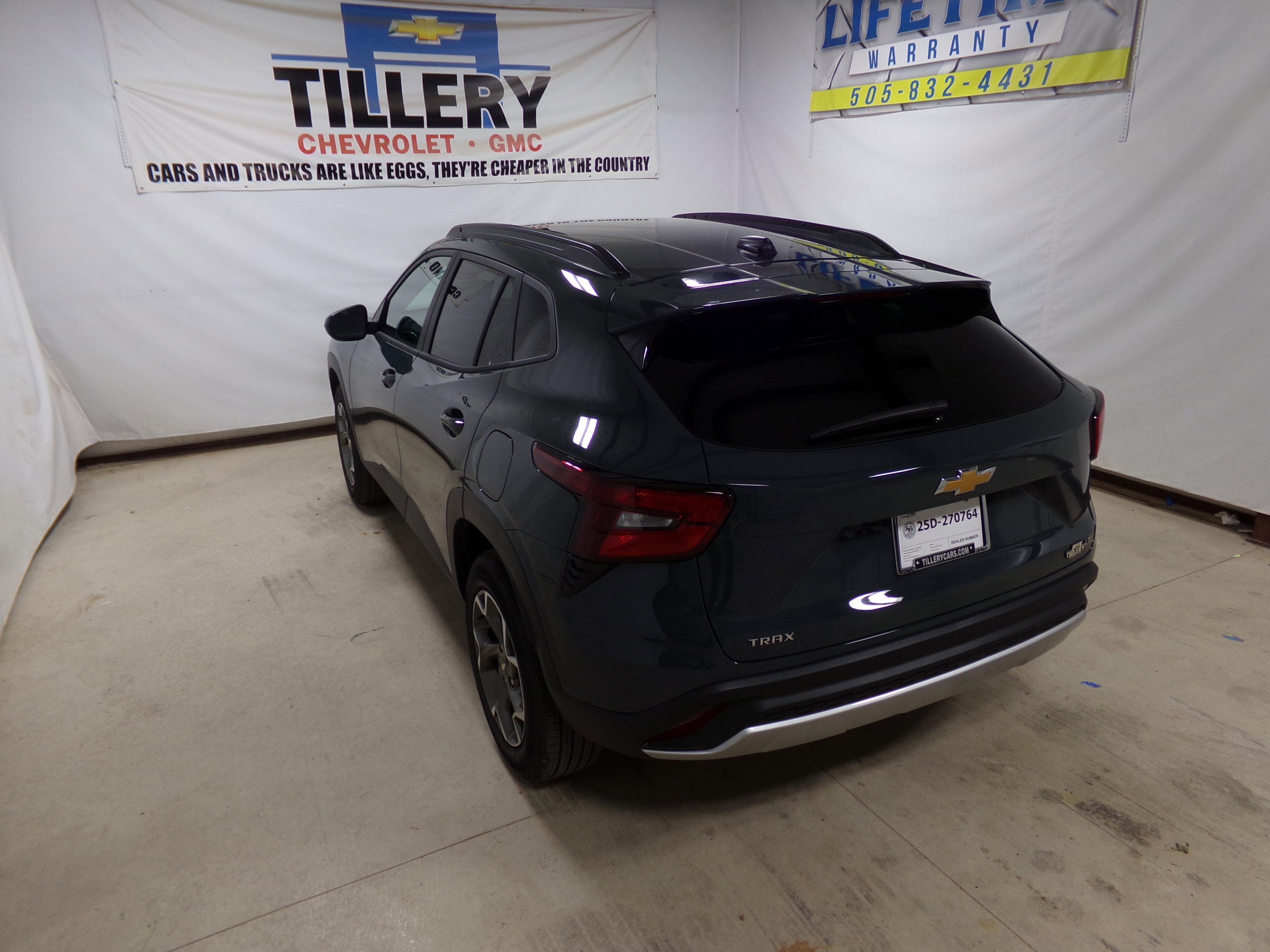 2025 Chevrolet Trax LT photo 3