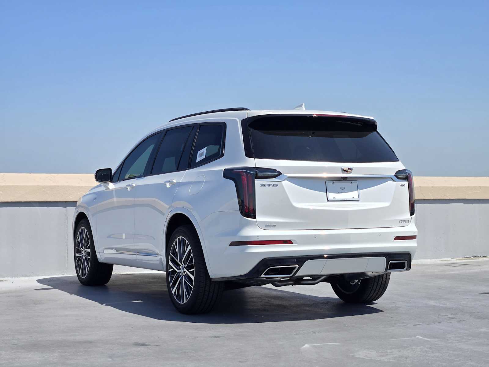 2025 Cadillac XT6 Sport photo 3