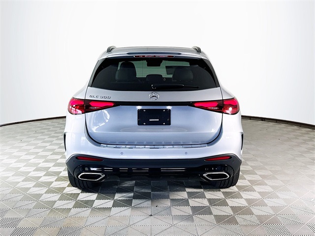 2025 Mercedes Benz GLC 300 photo 6