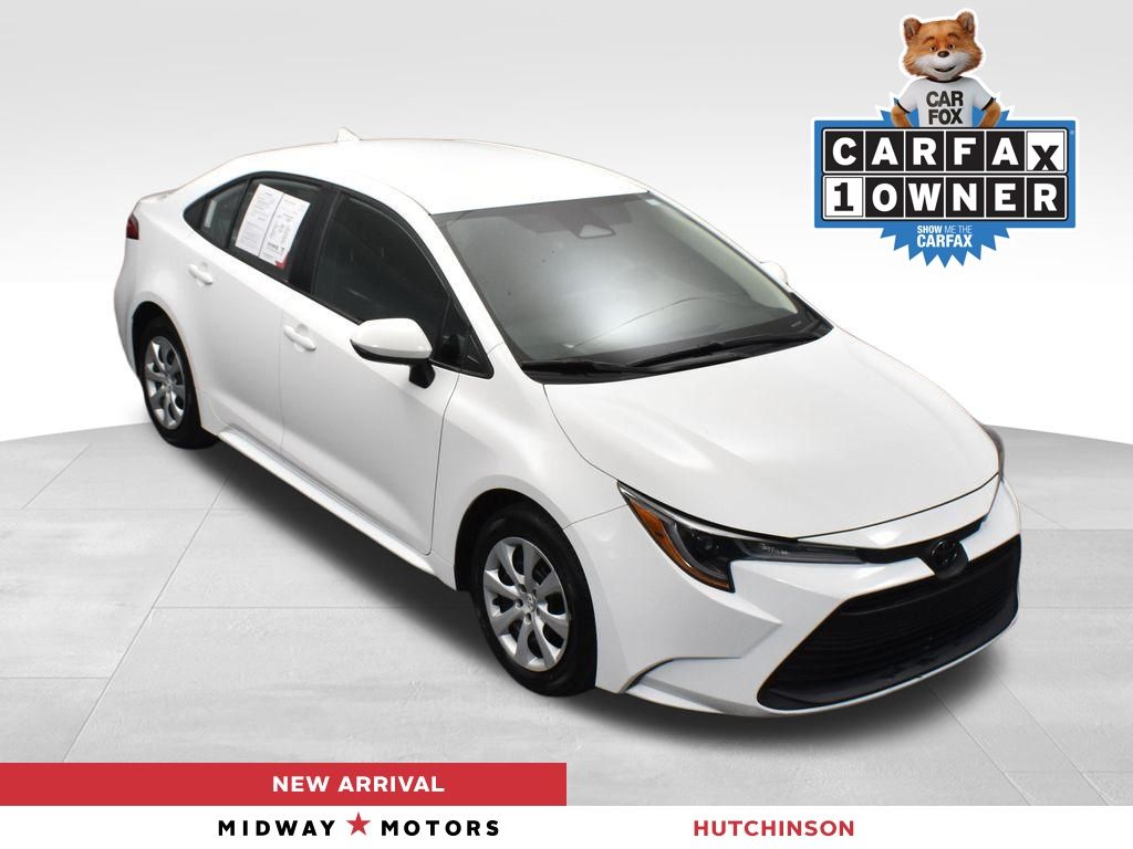 2024 Toyota Corolla LE's photo