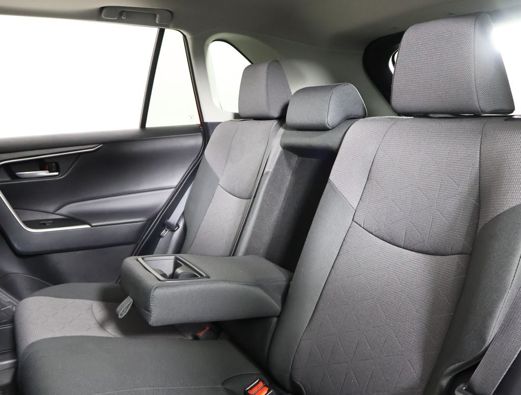 2024 Toyota RAV4 XLE photo 15