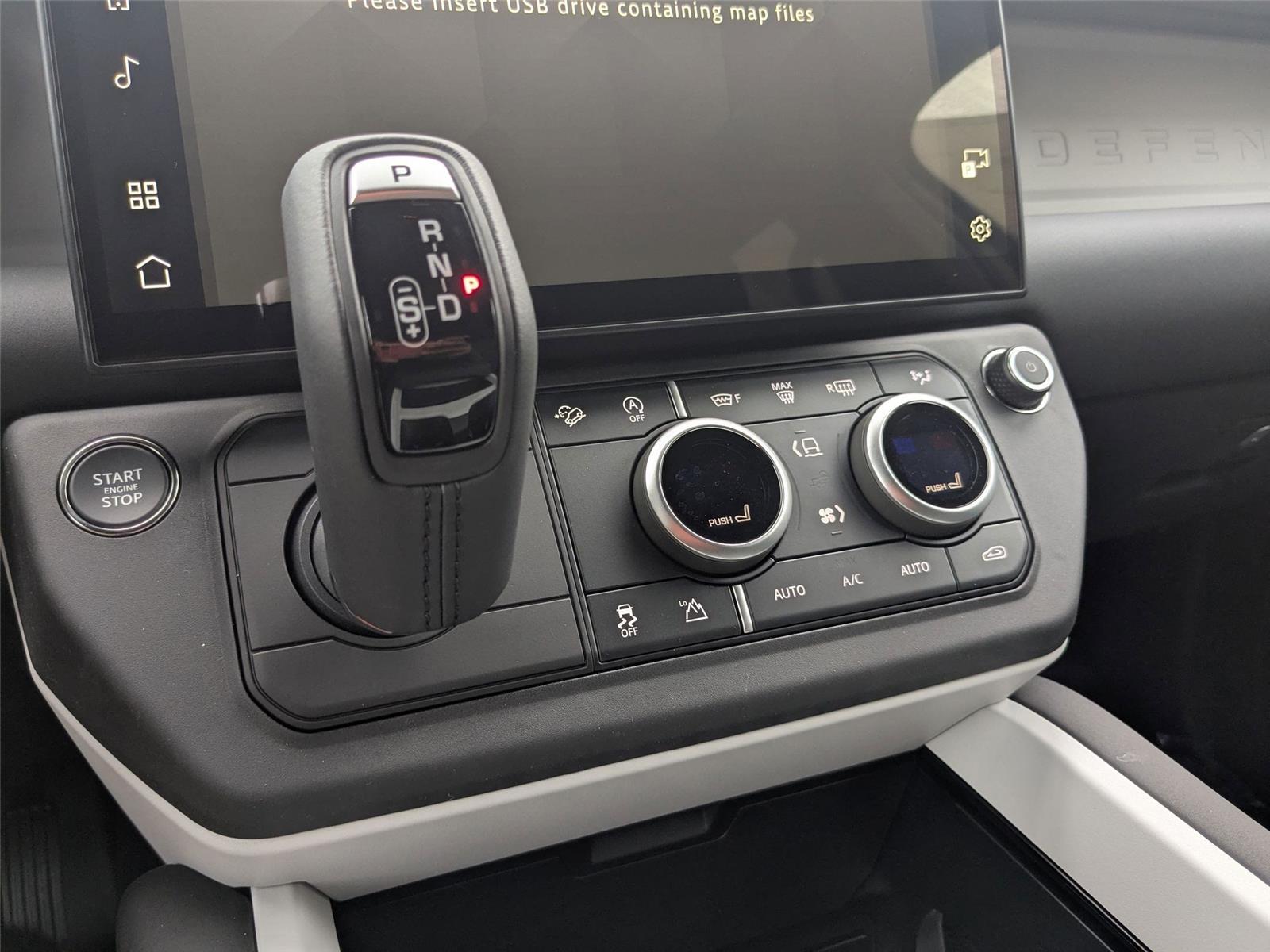 2026 Land Rover Defender 110 S photo 21