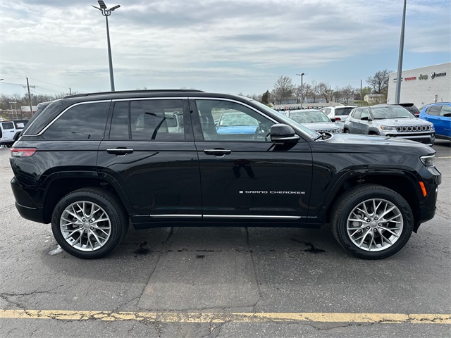 2024 Jeep Grand Cherokee Summit photo 4