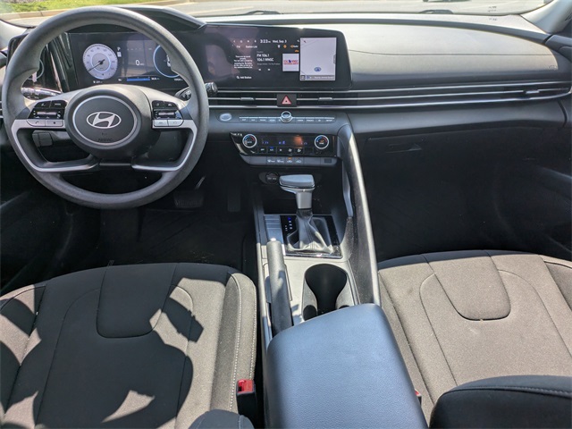 2024 Hyundai Elantra SEL photo 14