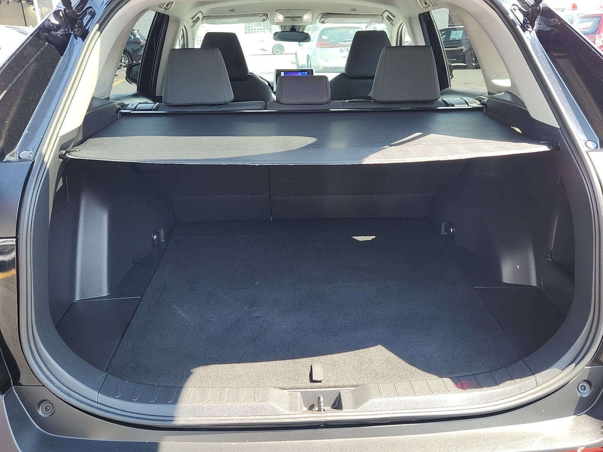 2025 Toyota RAV4 XLE photo 24