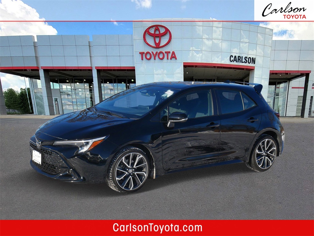 2023 Toyota Corolla Hatchback SE's photo