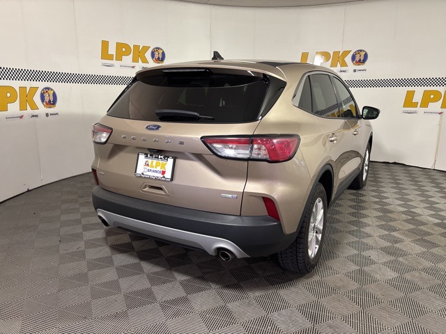 2020 Ford Escape SE photo 3