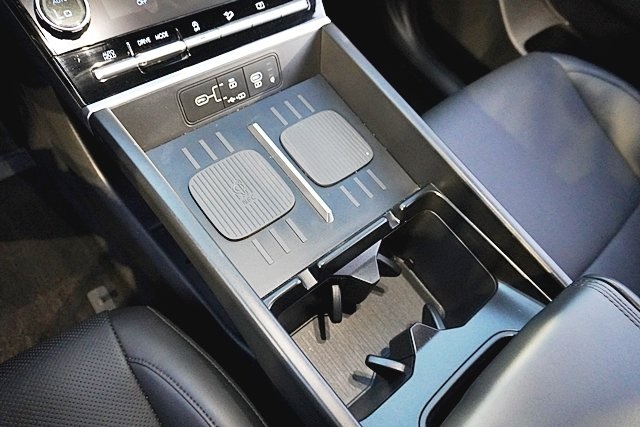 Used 2025 Blue Hyundai SEL image 28