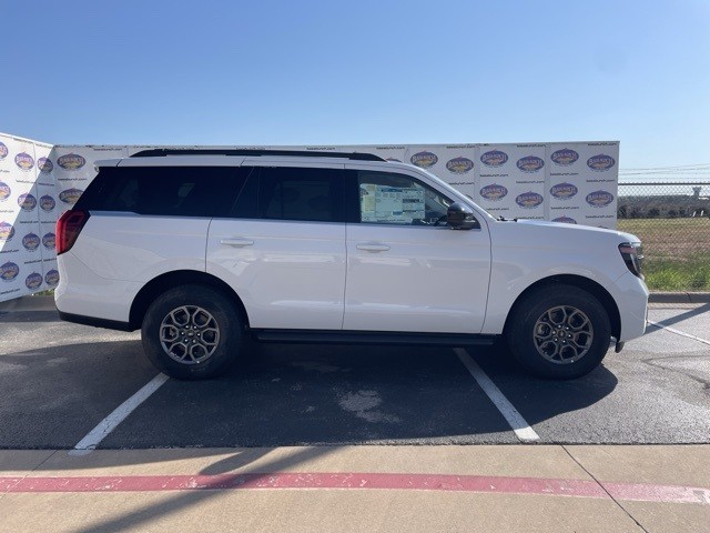 2025 Ford Expedition Active's photo