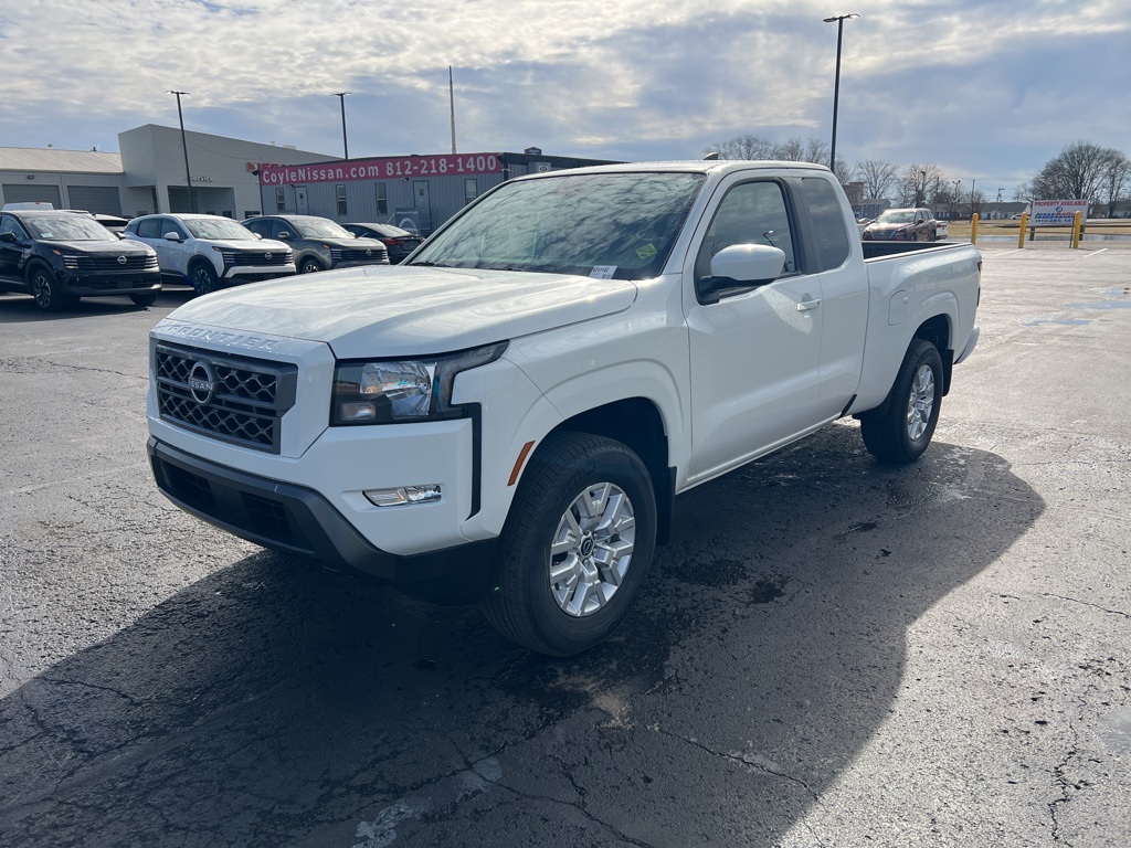 2024 Nissan Frontier SV photo 8