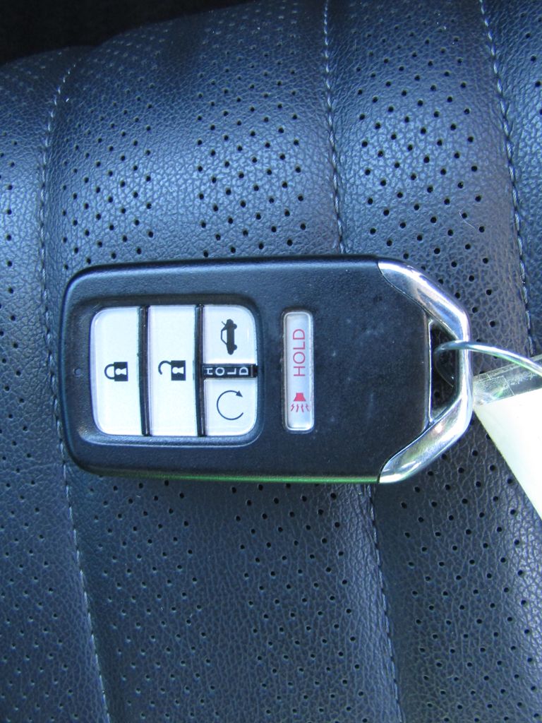 2022 Honda Accord Hybrid Touring photo 24