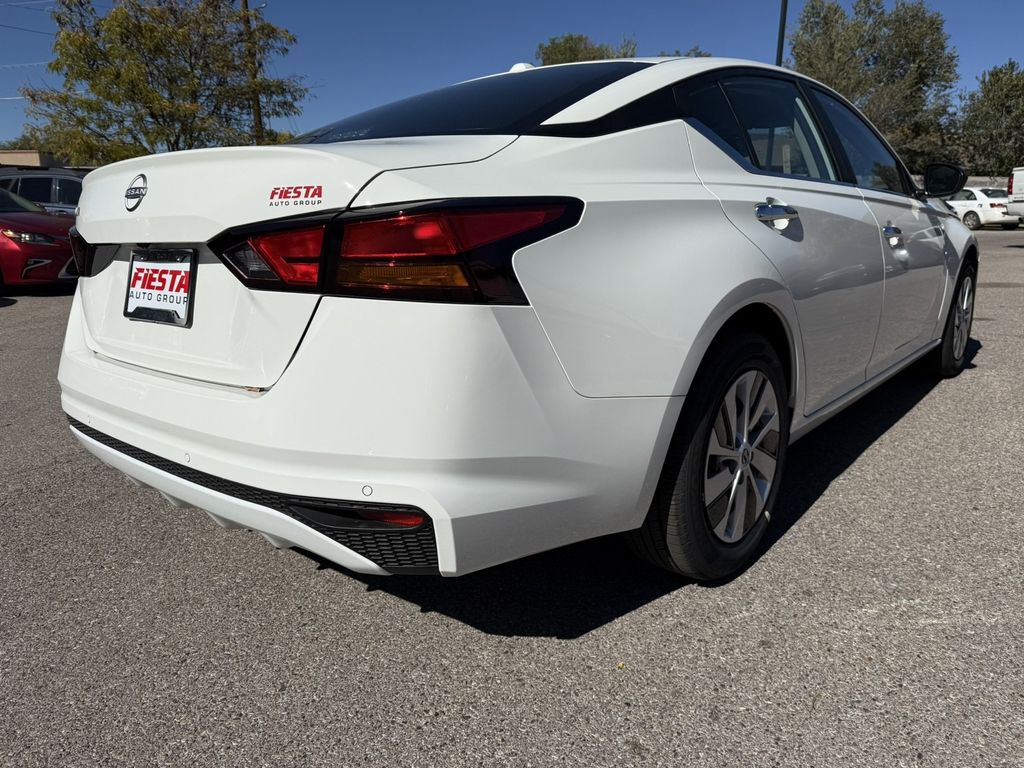 2025 Nissan Altima 2.5 S photo 4