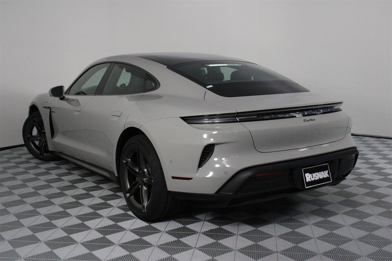 2025 Porsche Taycan Turbo photo 3