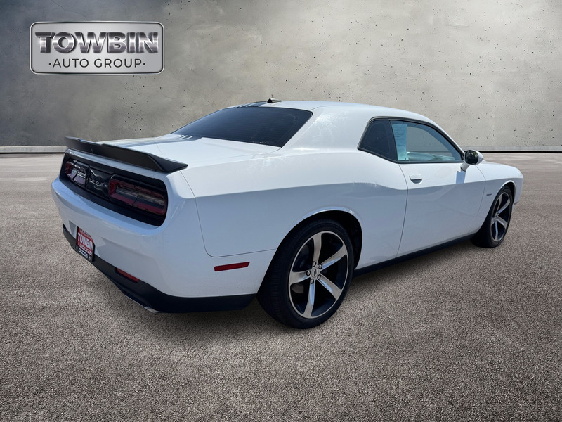 2018 Dodge Challenger R/T photo 4