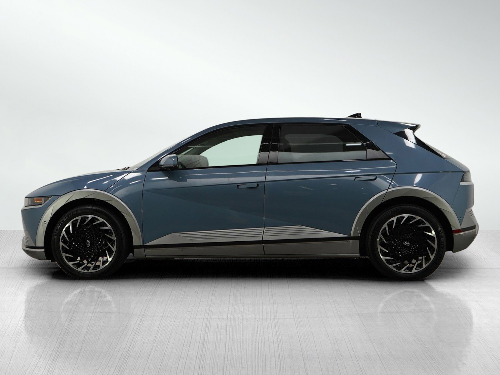 Used 2024 Hyundai IONIQ 5 Limited with VIN KM8KRDDF5RU242921 for sale in Minneapolis, Minnesota