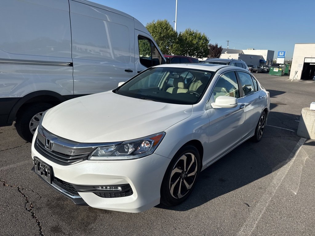 2017 Honda Accord EX photo 19