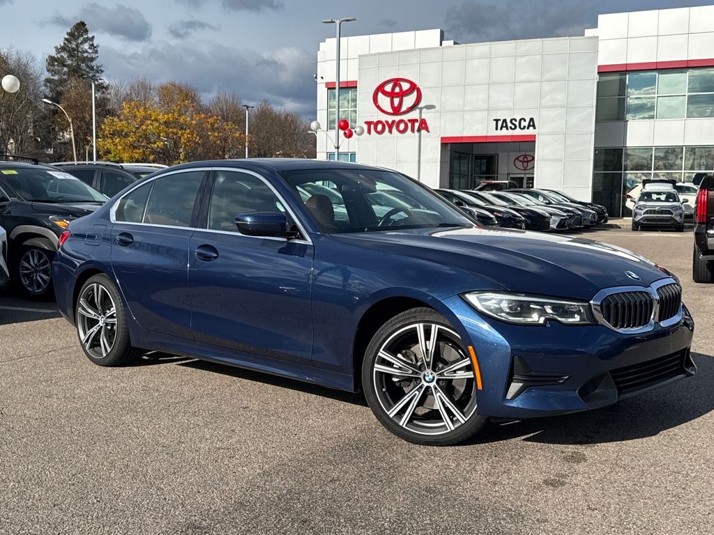 2021 BMW 3 Series 330i's photo