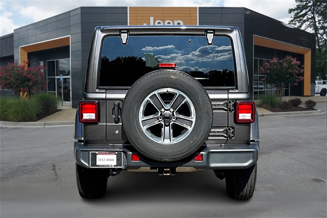 2018 Jeep Wrangler Unlimited Sahara photo 4