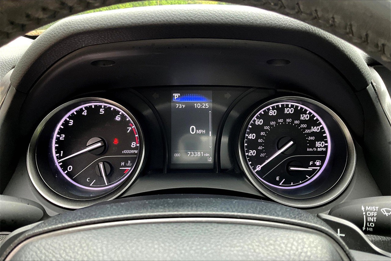 2021 Toyota Camry SE photo 6