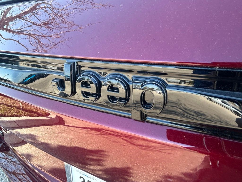 2025 Jeep Grand Cherokee Limited photo 24