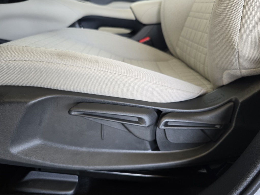 2026 Honda HR-V LX photo 9