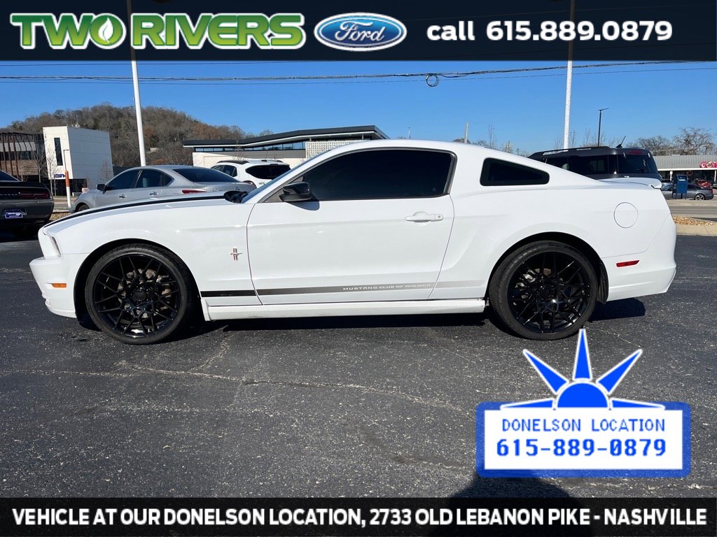 2014 Ford Mustang V6 Premium photo 3