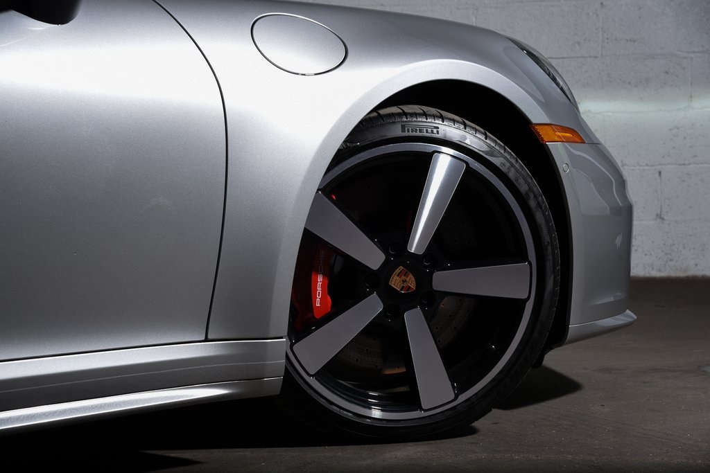 2025 Porsche 911 S photo 18
