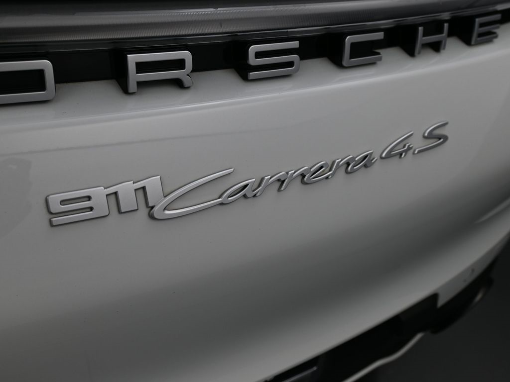 2024 Porsche 911 4S photo 8