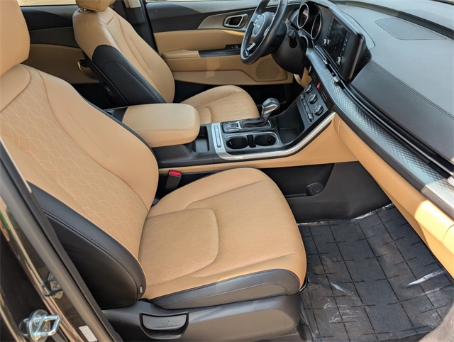 2024 Kia Carnival LX photo 32