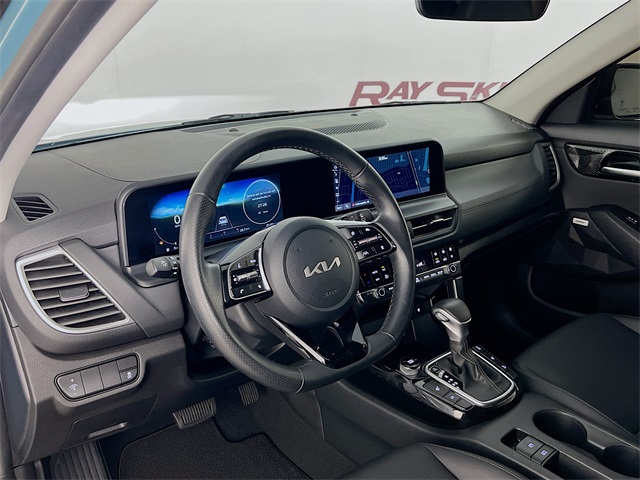 2024 Kia Seltos SX photo 29