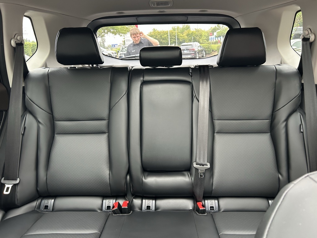 2023 Nissan Rogue SV photo 19