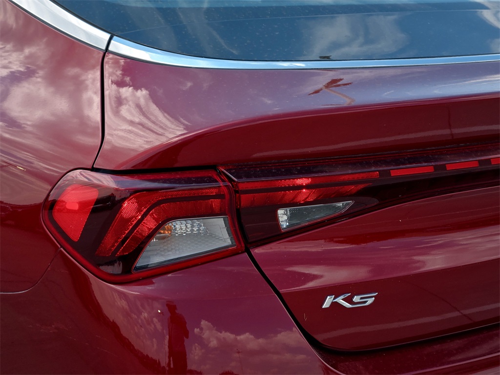 2021 Kia K5 LX photo 6