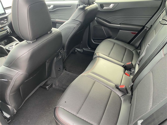 2025 Ford Escape Hybrid ST-Line photo 4