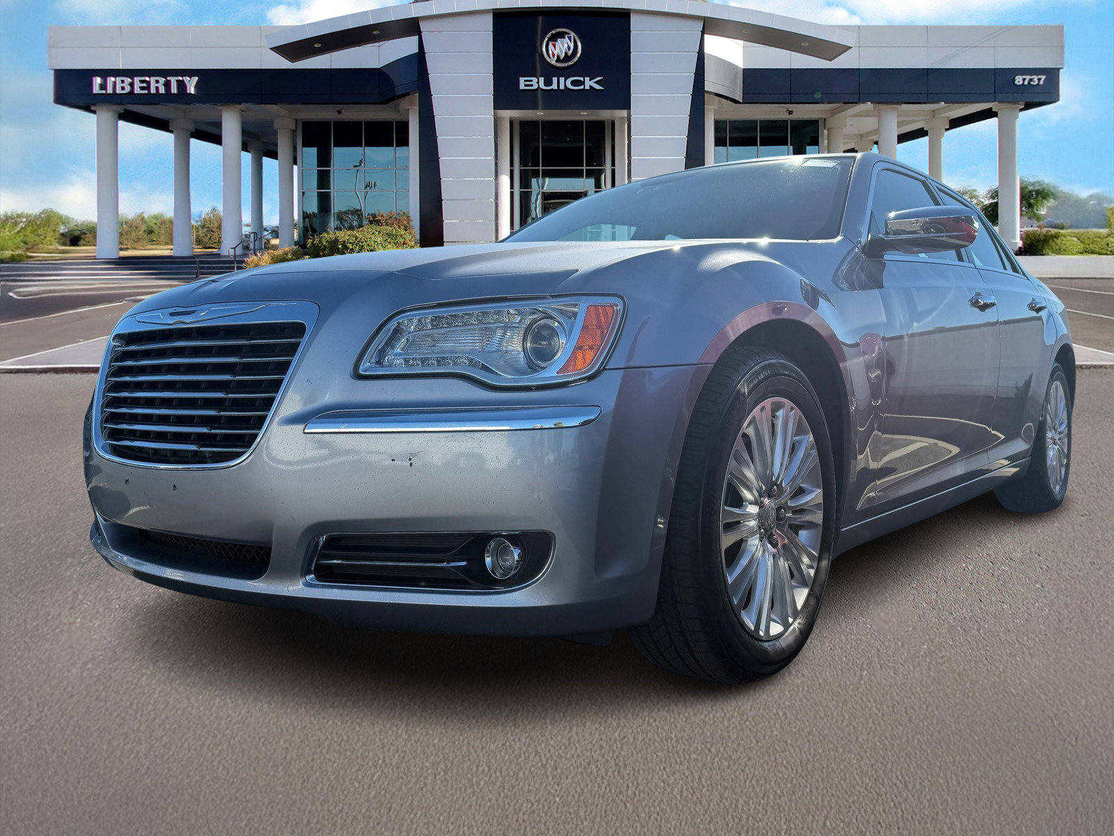 2013 Chrysler 300 photo 4