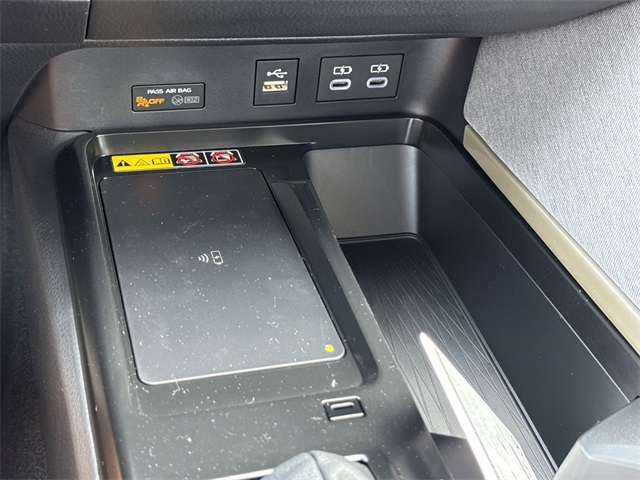 2025 Toyota Camry LE photo 24