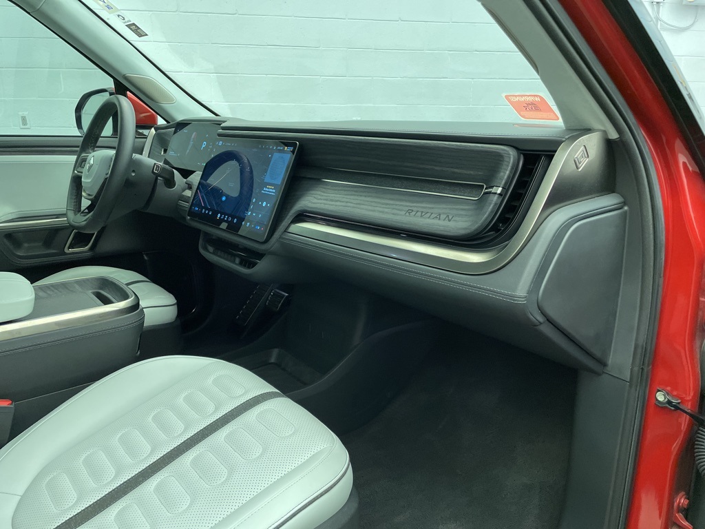 2024 Rivian R1S Launch Edition photo 24