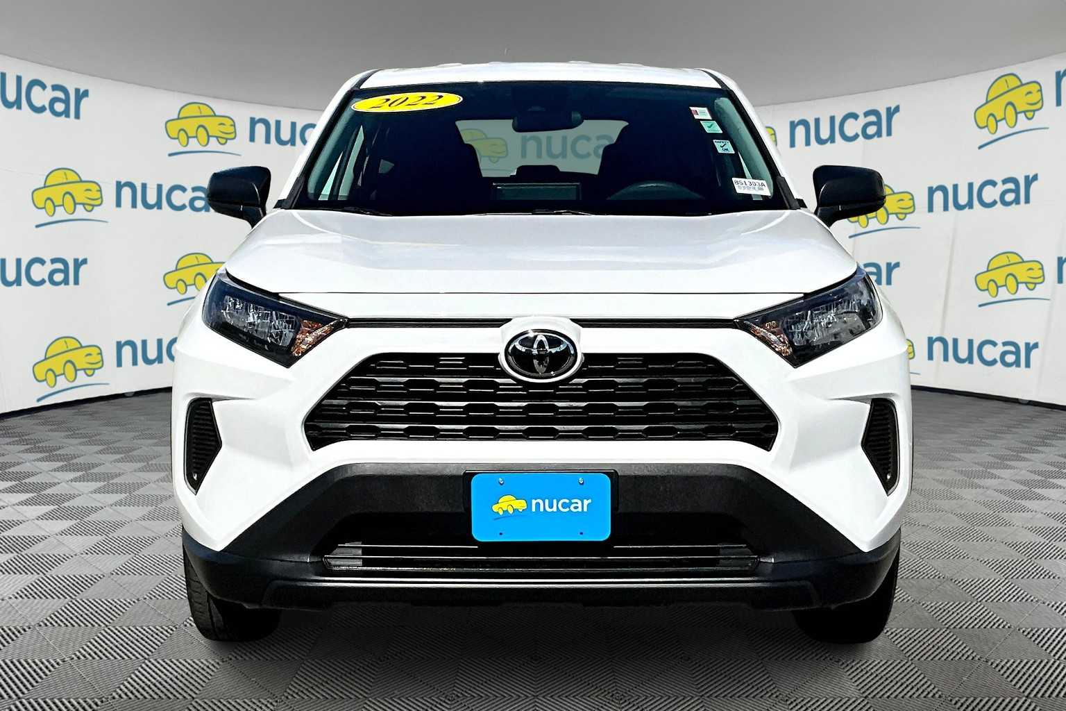 2022 Toyota RAV4 LE photo 2