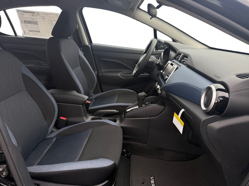 2025 Nissan Versa 1.6 SV photo 15