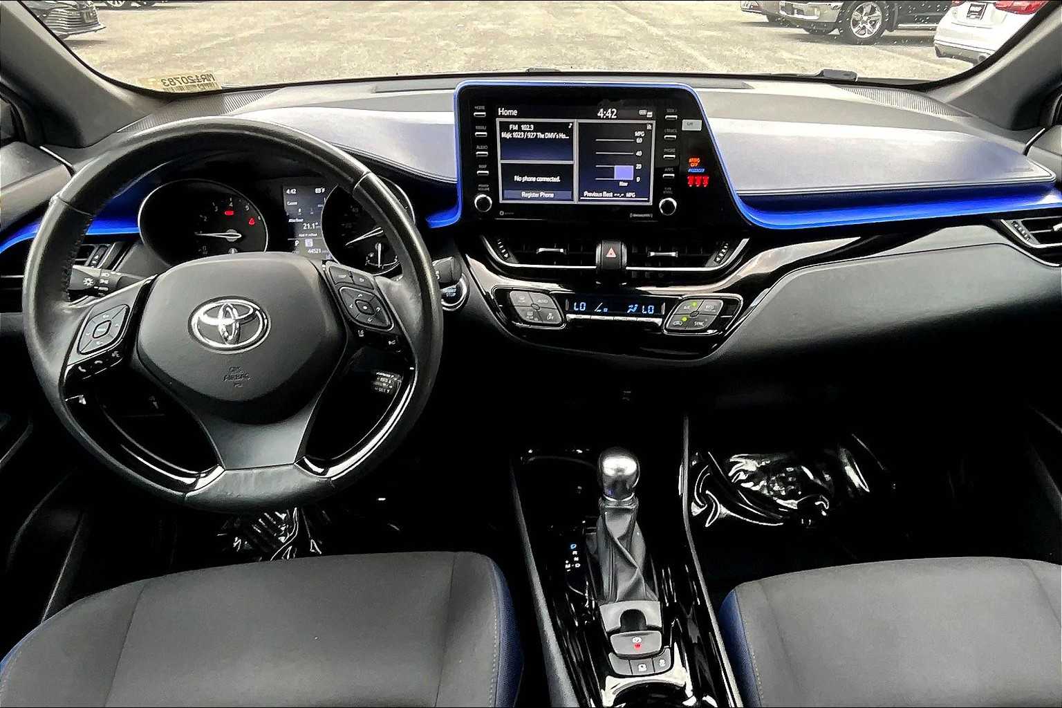 2021 Toyota C-HR XLE photo 14